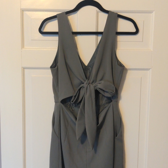 Deep sage jumpsuit with tie back - Picture 2 of 2